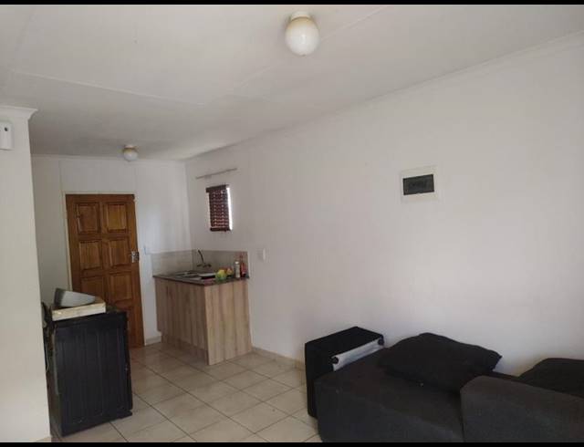 2 BEDROOM HOUSE FOR SALE IN PALM SPRINGS